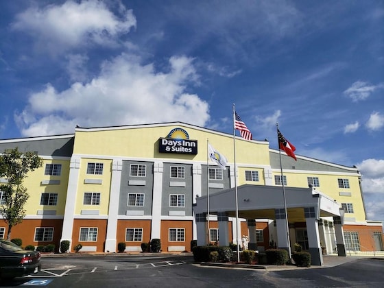 Gallery - Days Inn & Suites by Wyndham Union City