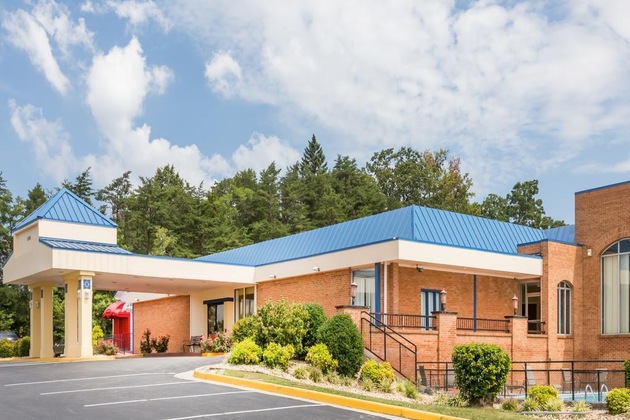 Gallery - Days Inn By Wyndham Blacksburg Conference Center