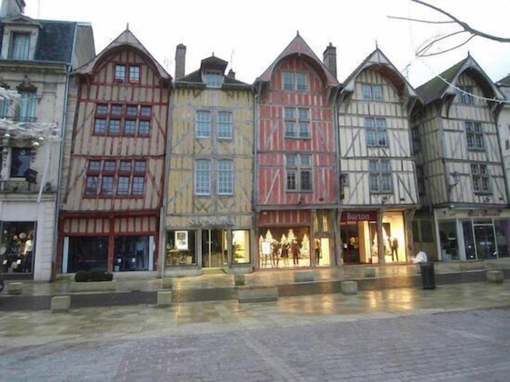 Gallery - Brit Hotel Essentiel Troyes Aéroport