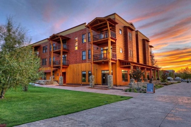 Gallery - The Lodge at Bronze Buffalo Ranch