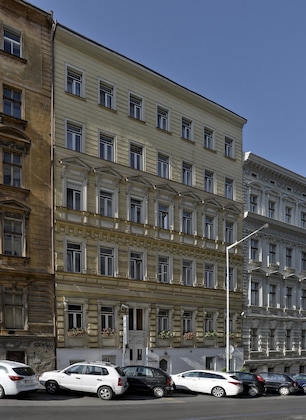 Gallery - Royal Plaza