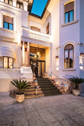 Gallery - Hotel De La Ville