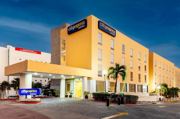 Gallery - City Express Cancun