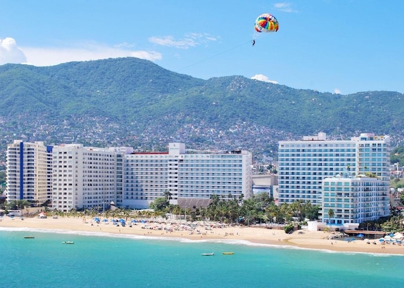 Gallery - Hotel Emporio Acapulco