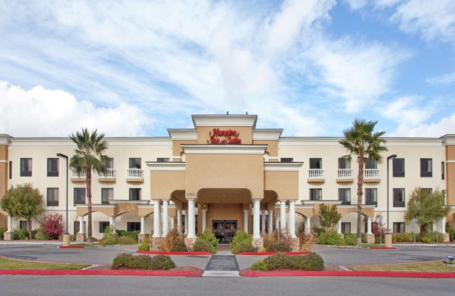 Gallery - Hampton Inn & Suites Hemet