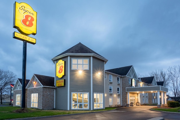Gallery - Super 8 By Wyndham Quebec City