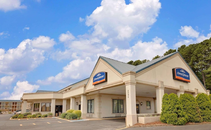 Gallery - Howard Johnson By Wyndham Cleveland