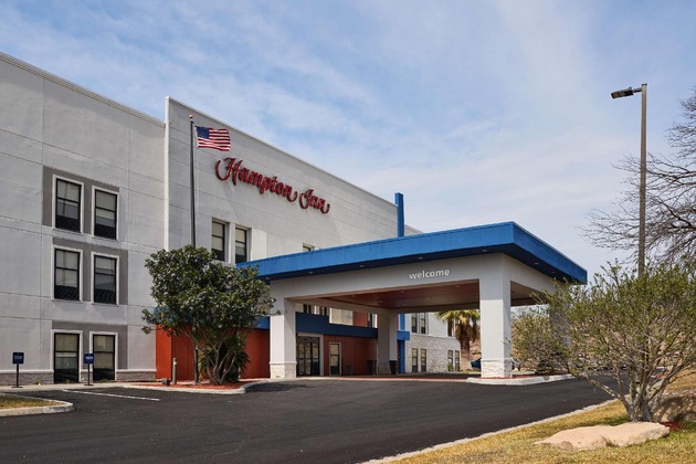 Gallery - Hampton Inn Eagle Pass