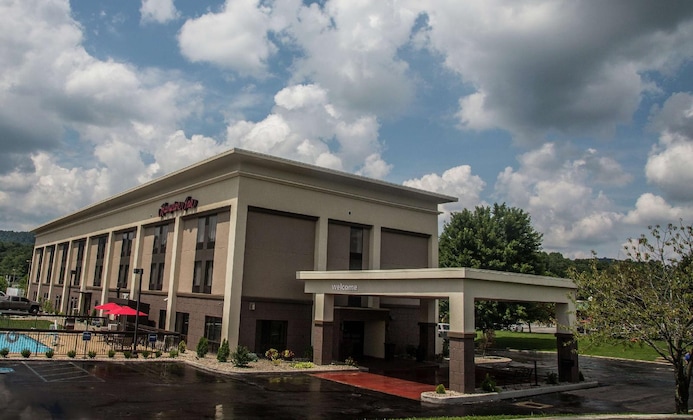 Gallery - Hampton Inn Summersville