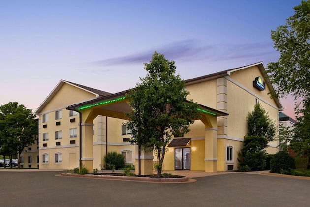 Gallery - Days Inn By Wyndham Kansas City International Airport