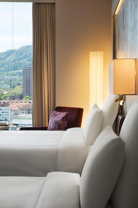 Gallery - Renaissance Zurich Tower Hotel