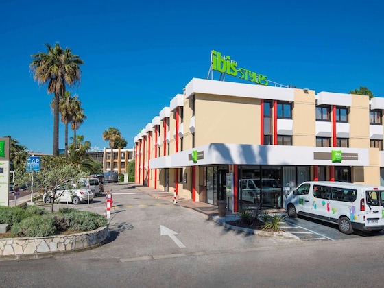 Gallery - Ibis Styles Nice Cap 3000 Airport