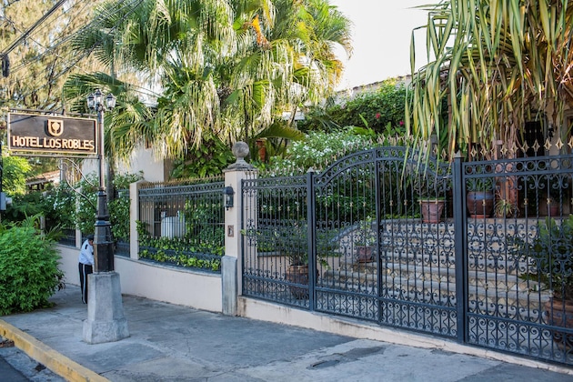 Gallery - Hotel Los Robles