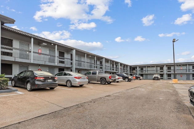 Gallery - Days Inn & Suites By Wyndham Texas City