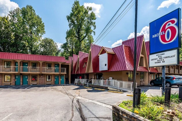 Gallery - Motel 6 Gatlinburg Smoky Mountains