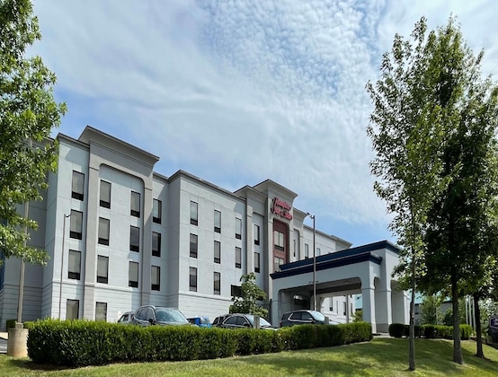 Gallery - Hampton Inn & Suites Louisville East