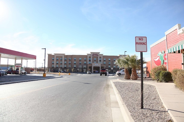 Gallery - Hampton Inn & Suites Carlsbad