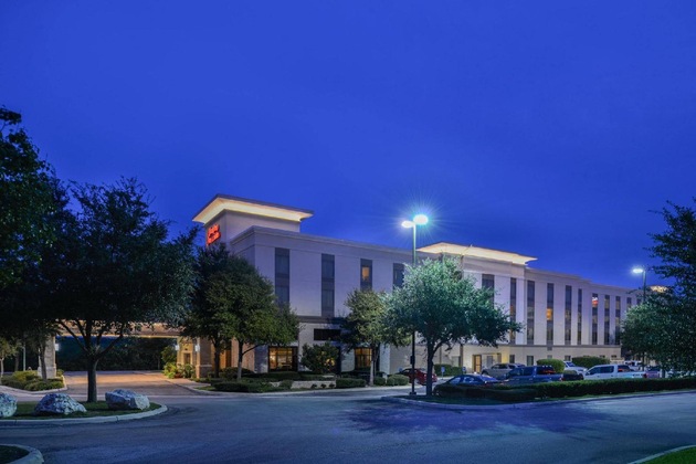 Gallery - Hampton Inn & Suites Schertz