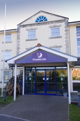 Gallery - Premier Inn Bridgend Central