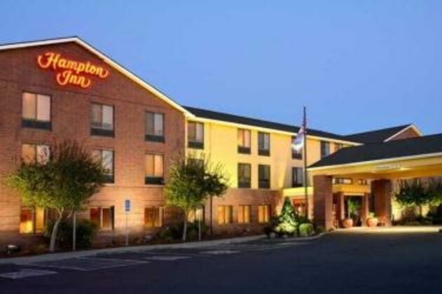 Gallery - Hampton Inn Medford