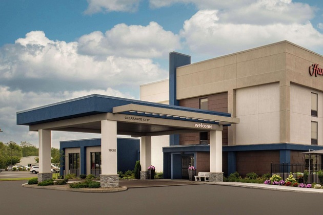 Gallery - Hampton Inn Seekonk