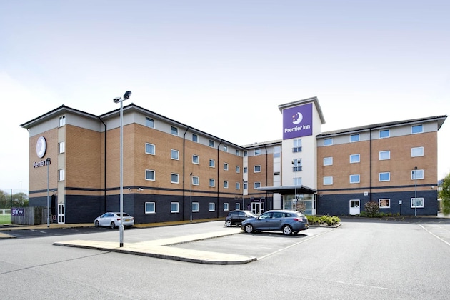 Gallery - Premier Inn Glasgow Braehead