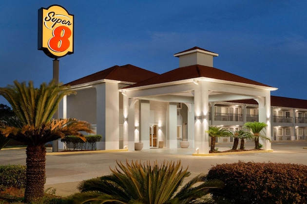 Gallery - Super 8 By Wyndham Lake Charles Northeast