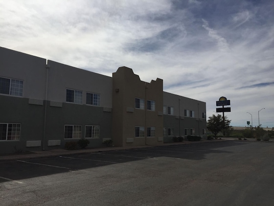 Gallery - Days Inn & Suites By Wyndham Lordsburg