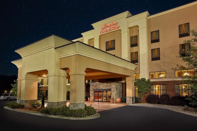 Gallery - Hampton Inn & Suites Sevierville @ Stadium Drive