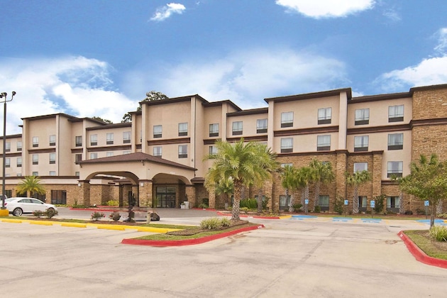 Gallery - Wyndham Lake Charles Casino Area