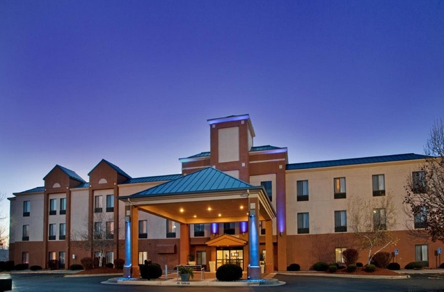 Gallery - Spark By Hilton Lansing