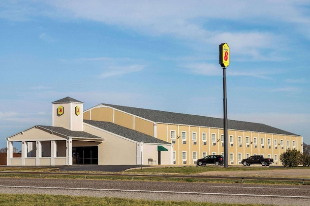 Gallery - Super 8 By Wyndham Gainesville Tx
