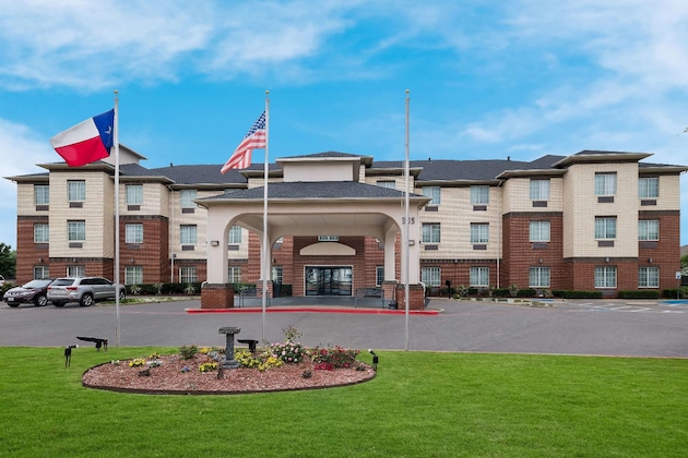Gallery - Best Western Plus Lake Dallas Inn & Suites