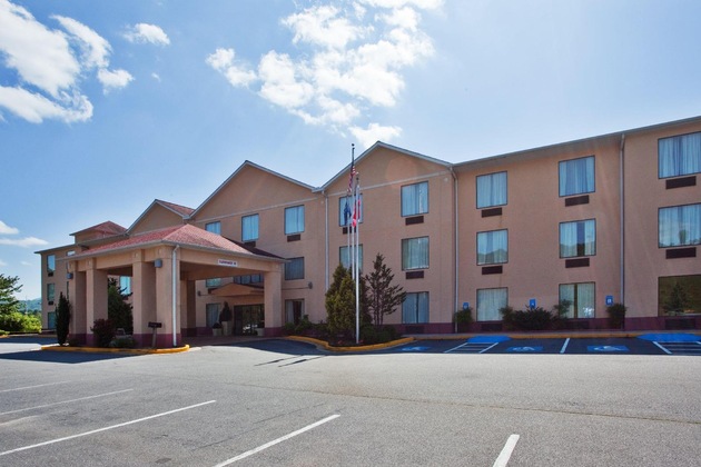 Gallery - Holiday Inn Express & Suites Hiawassee By Ihg