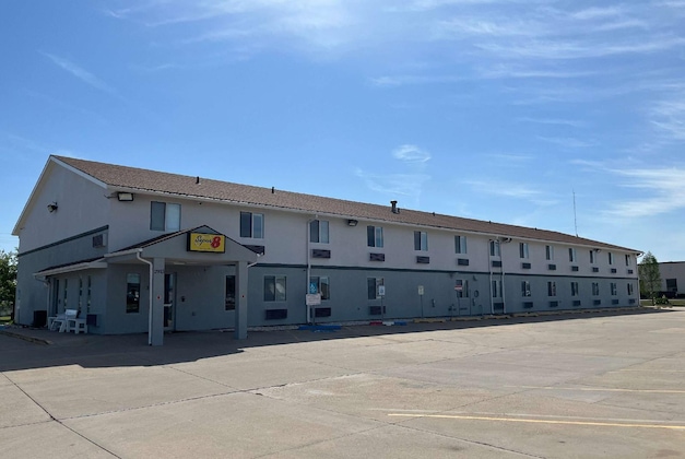 Gallery - Super 8 By Wyndham Emporia