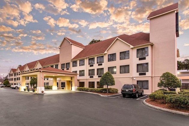 Gallery - Comfort Suites Wilmington