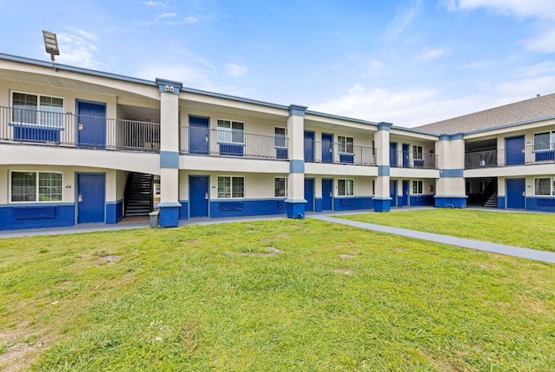 Gallery - Days Inn By Wyndham Mckinney