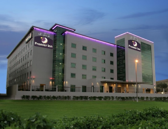 Gallery - Premier Inn Dubai International Airport