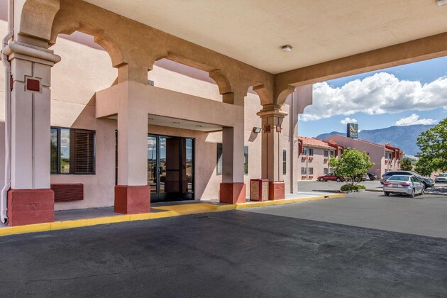 Gallery - Quality Inn & Suites Albuquerque North Near Balloon Fiesta Park