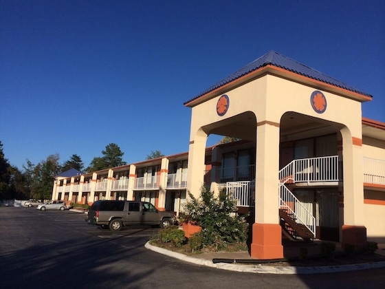 Gallery - Oyo Hotel Greensboro East I 40
