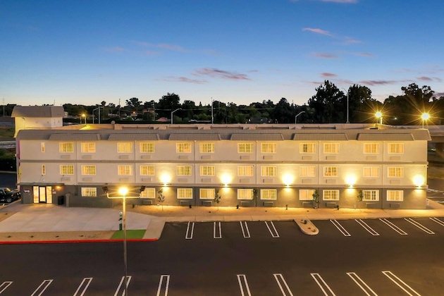 Gallery - Spark By Hilton Modesto