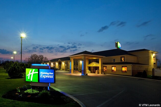 Gallery - Holiday Inn Express London - I-70