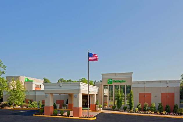 Gallery - Armoni Inn & Suites