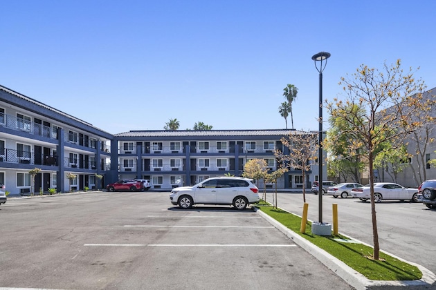 Gallery - Hyland Inn Pasadena Civic Auditorium