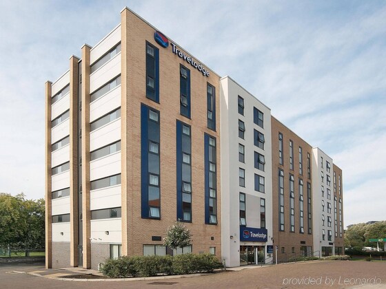 Gallery - Travelodge Manchester Salford Quays