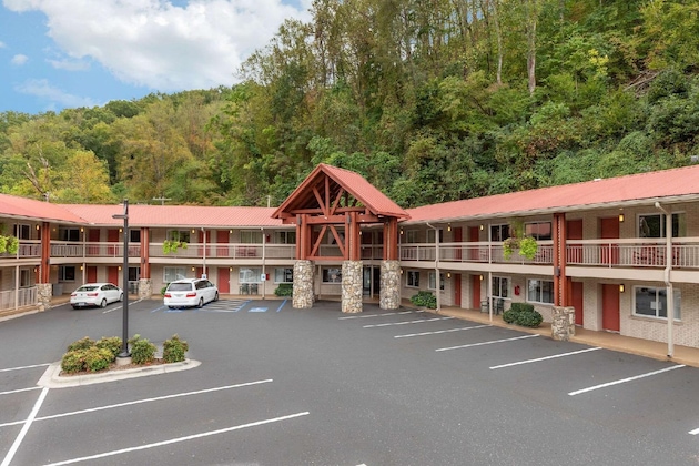Gallery - Econo Lodge Cherokee