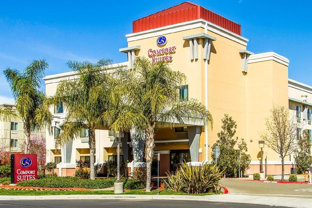 Gallery - Comfort Suites Vacaville