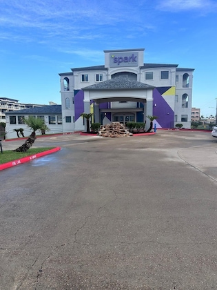 Gallery - Spark By Hilton Galveston