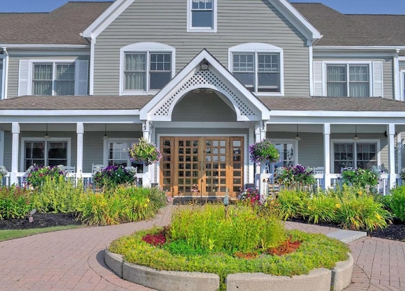 Gallery - Country Inn At The Mall
