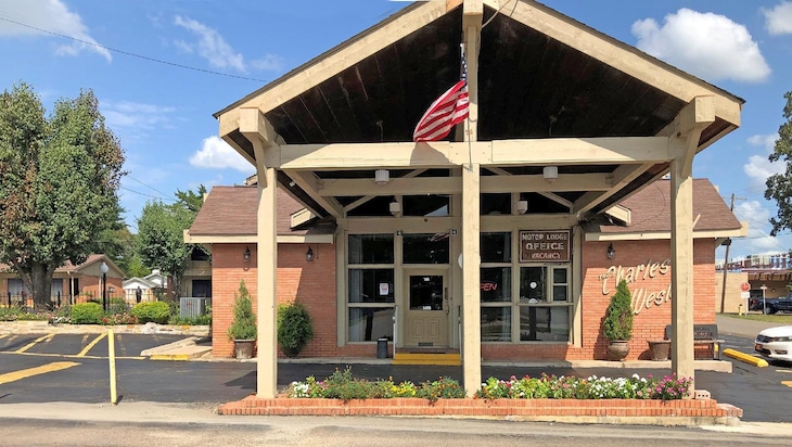 Gallery - Charles Wesley Motor Lodge